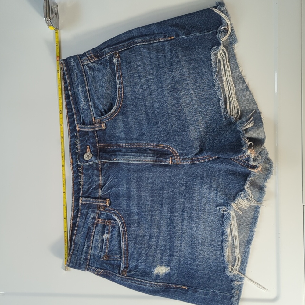 American Eagle Jean Shorts (Size 8)